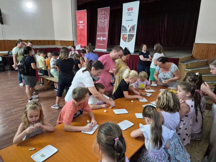 CSALÁDI PROGRAM A NÉPMŰVÉSZET JEGYÉBEN