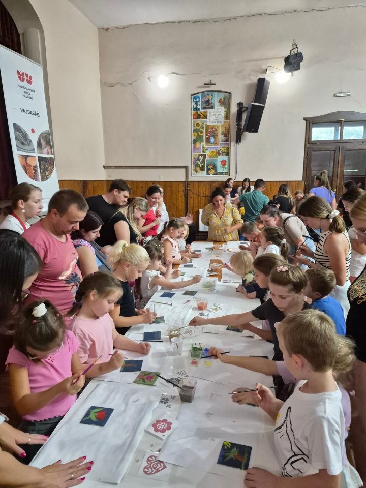 CSALÁDI PROGRAM A NÉPMŰVÉSZET JEGYÉBEN